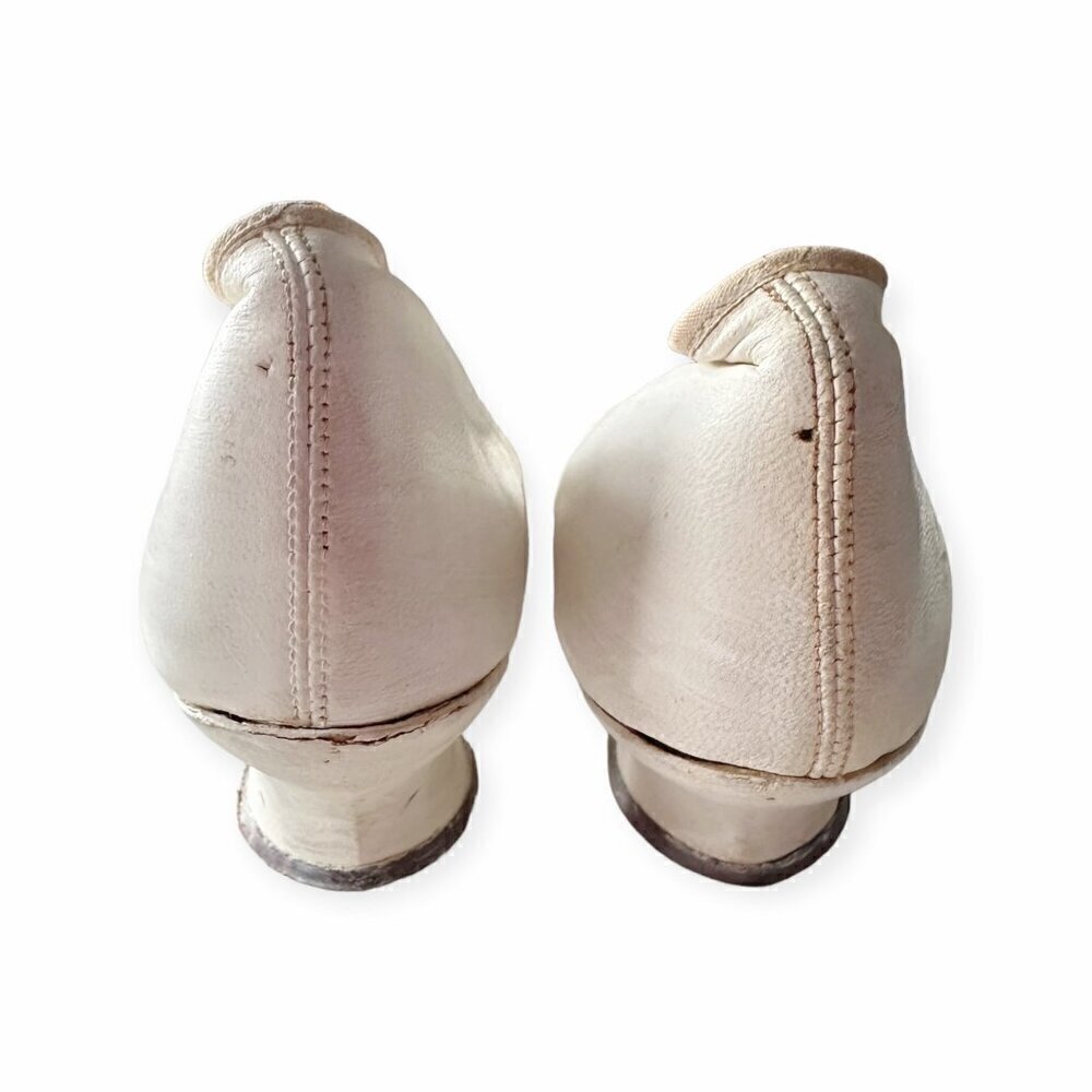Vintage Victorian/Edwardian White Pumps with Floral Decoration, Gimbel Brothers - Picture 9 of 15
